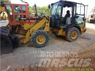 CAT 906M Kolesové nakladače