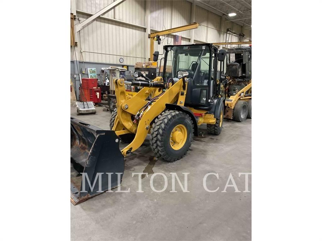 CAT 906M Kolesové nakladače
