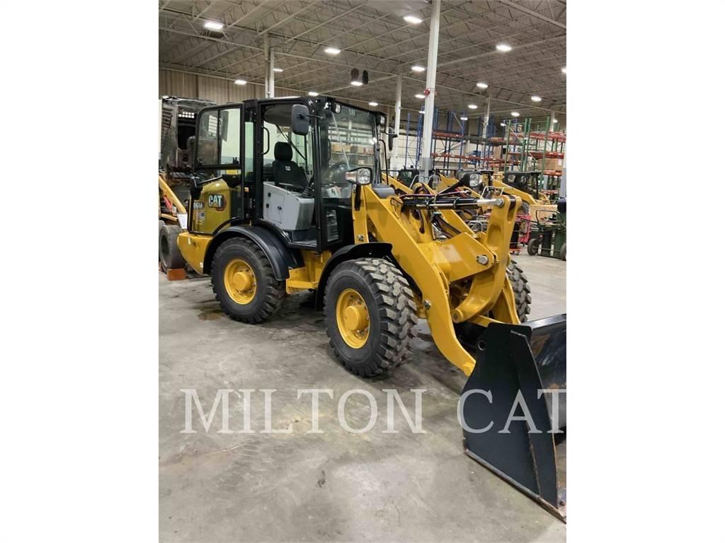 CAT 906M Kolesové nakladače
