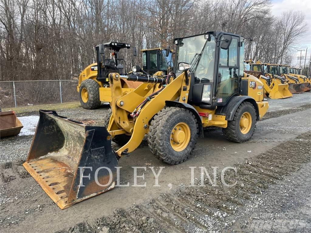 CAT 906M Kolesové nakladače