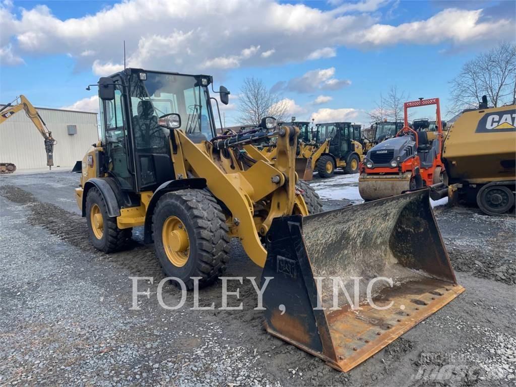 CAT 906M Kolesové nakladače