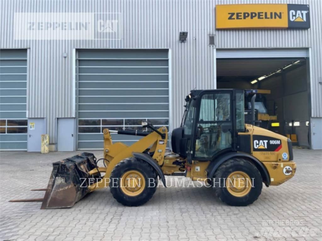 CAT 906M Kolesové nakladače