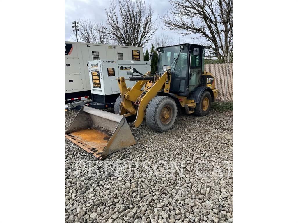 CAT 906M Kolesové nakladače