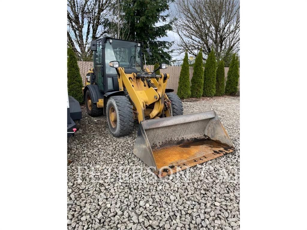 CAT 906M Kolesové nakladače