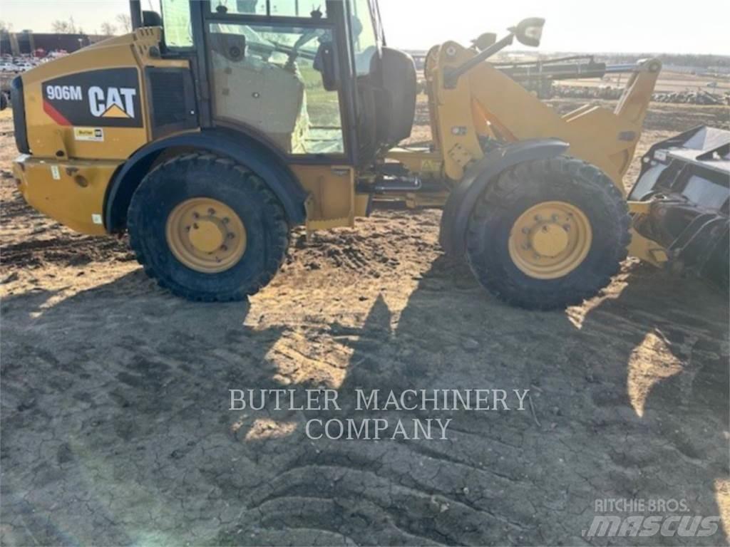 CAT 906M Kolesové nakladače