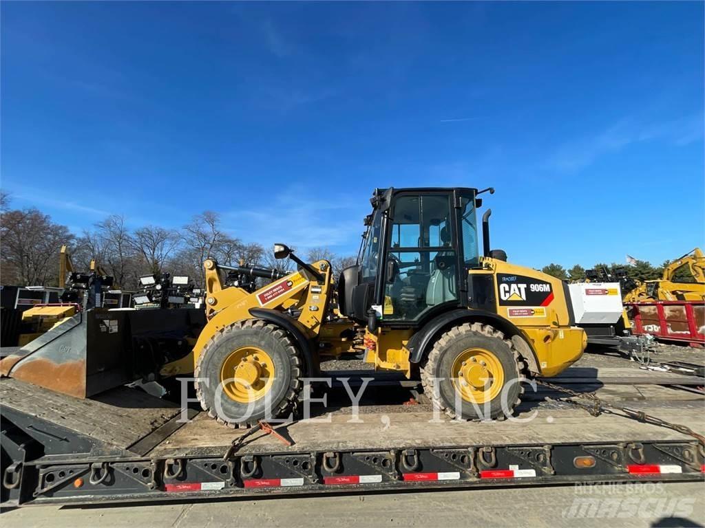 CAT 906M Kolesové nakladače