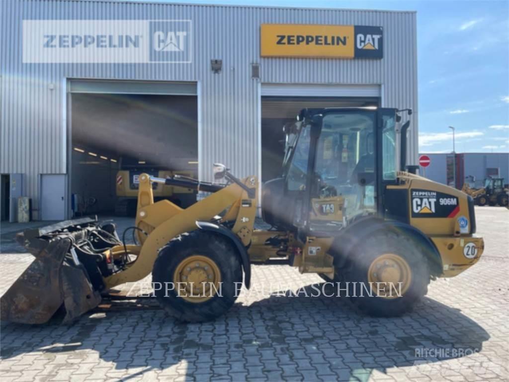 CAT 906M Kolesové nakladače