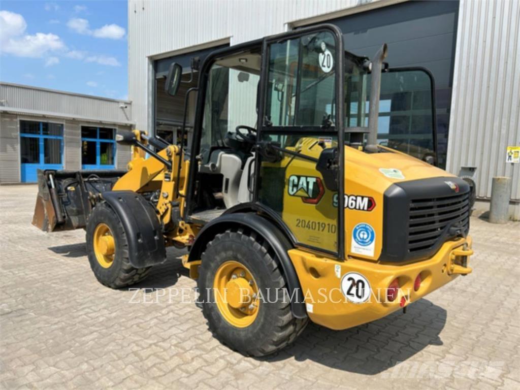 CAT 906M Kolesové nakladače