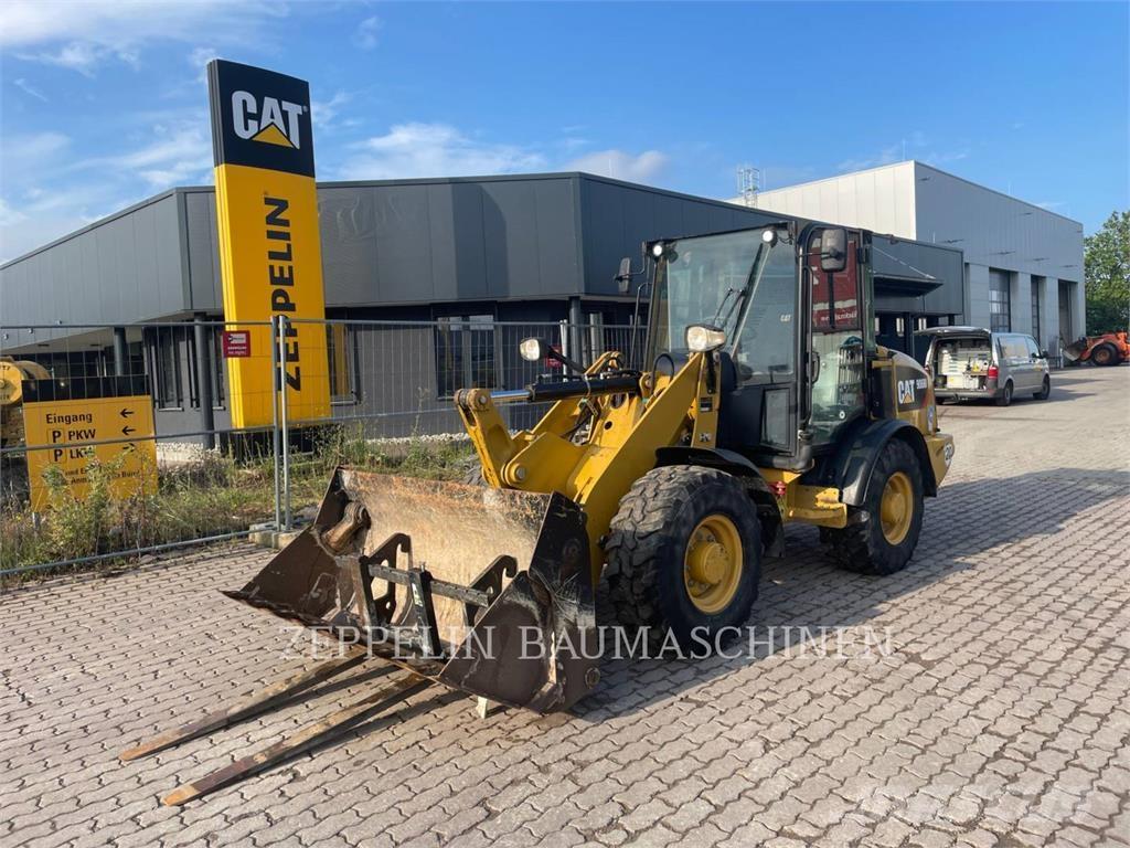 CAT 906M Kolesové nakladače