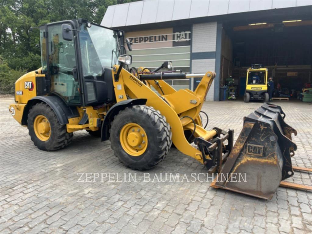 CAT 906M Kolesové nakladače