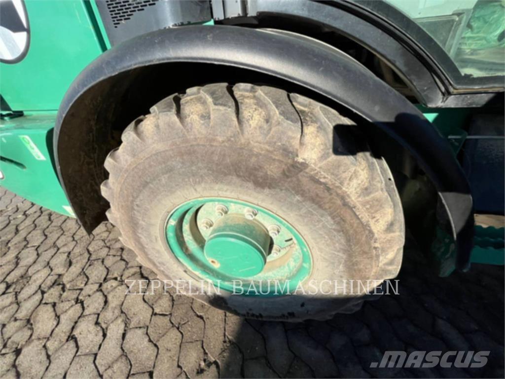 CAT 906M Kolesové nakladače