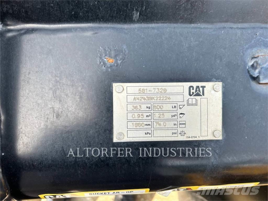 CAT 907-14 Kolesové nakladače