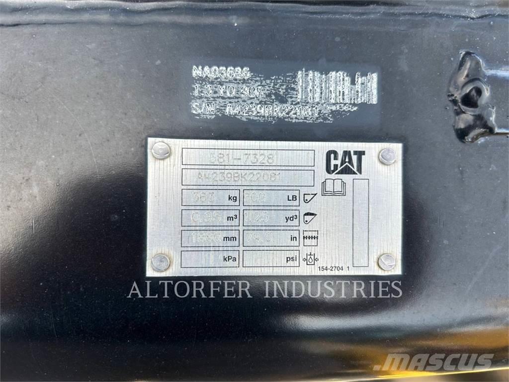CAT 907-14 Kolesové nakladače