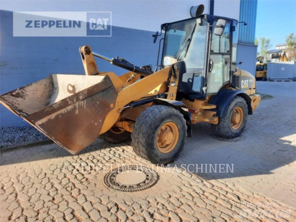 CAT 907H Kolesové nakladače