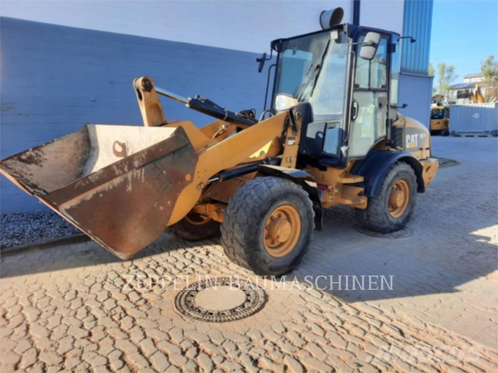 CAT 907H Kolesové nakladače