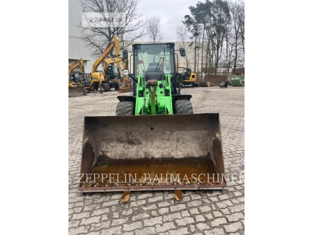 CAT 907M Kolesové nakladače