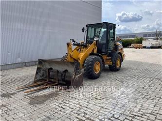 CAT 907M Kolesové nakladače