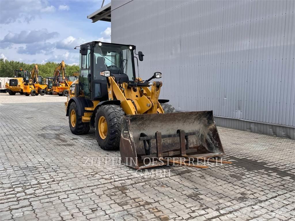 CAT 907M Kolesové nakladače