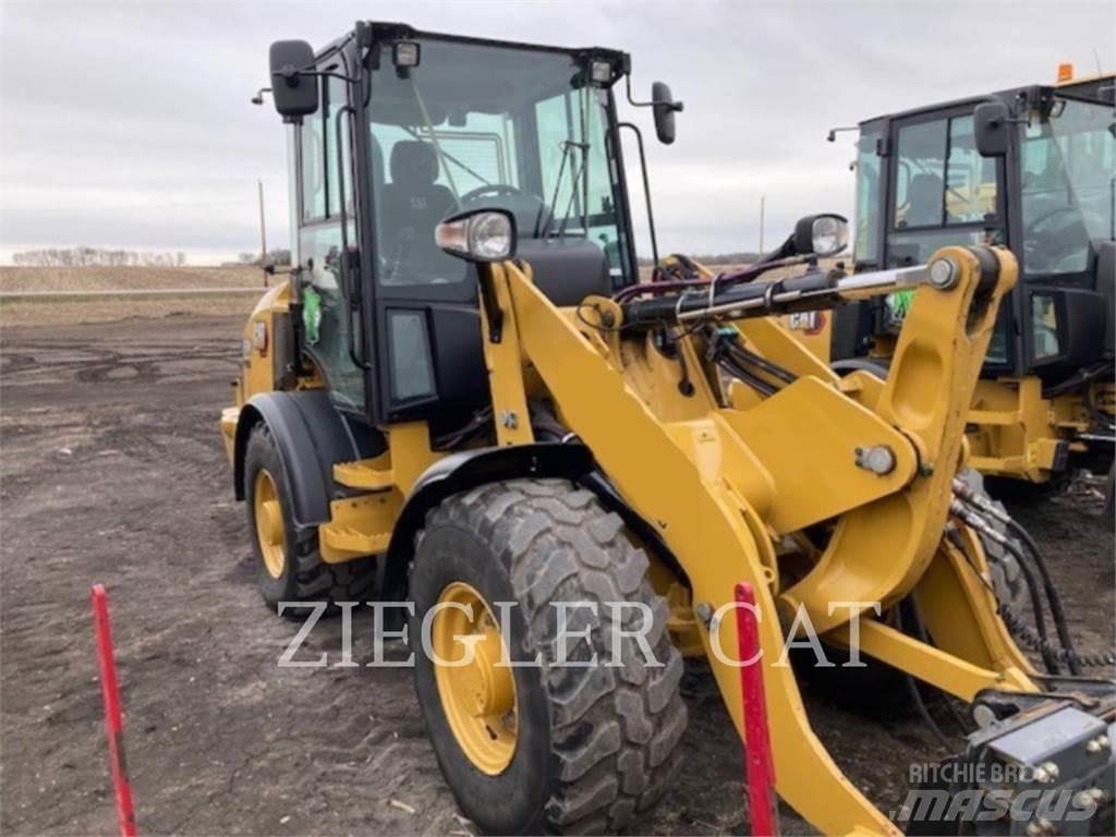 CAT 907M Kolesové nakladače