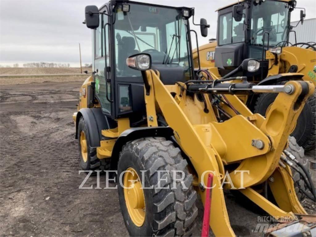 CAT 907M Kolesové nakladače
