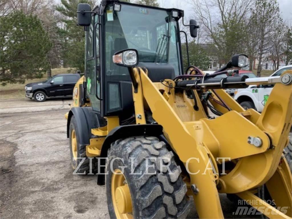 CAT 907M Kolesové nakladače