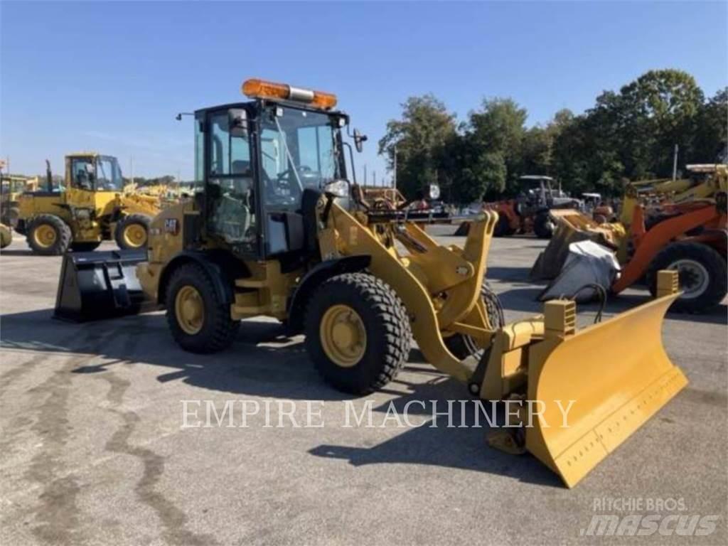 CAT 907M Kolesové nakladače