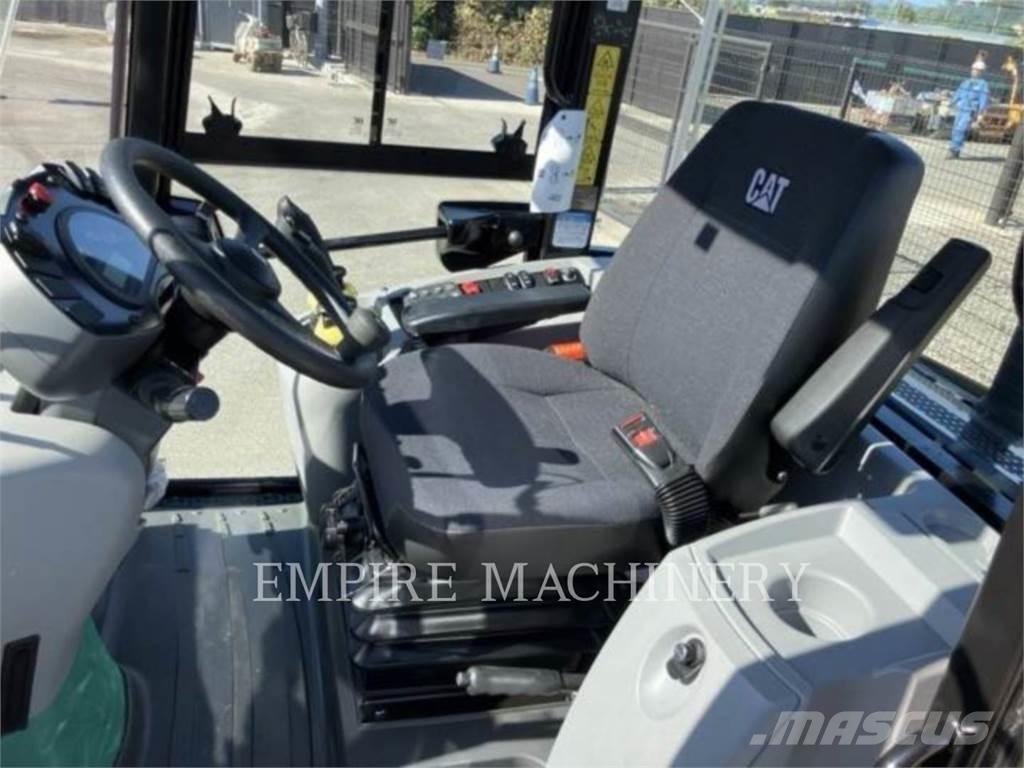 CAT 907M Kolesové nakladače