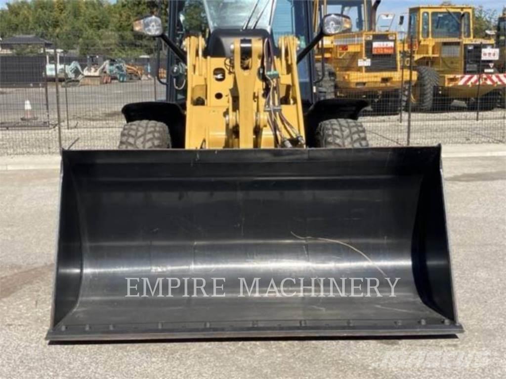 CAT 907M Kolesové nakladače