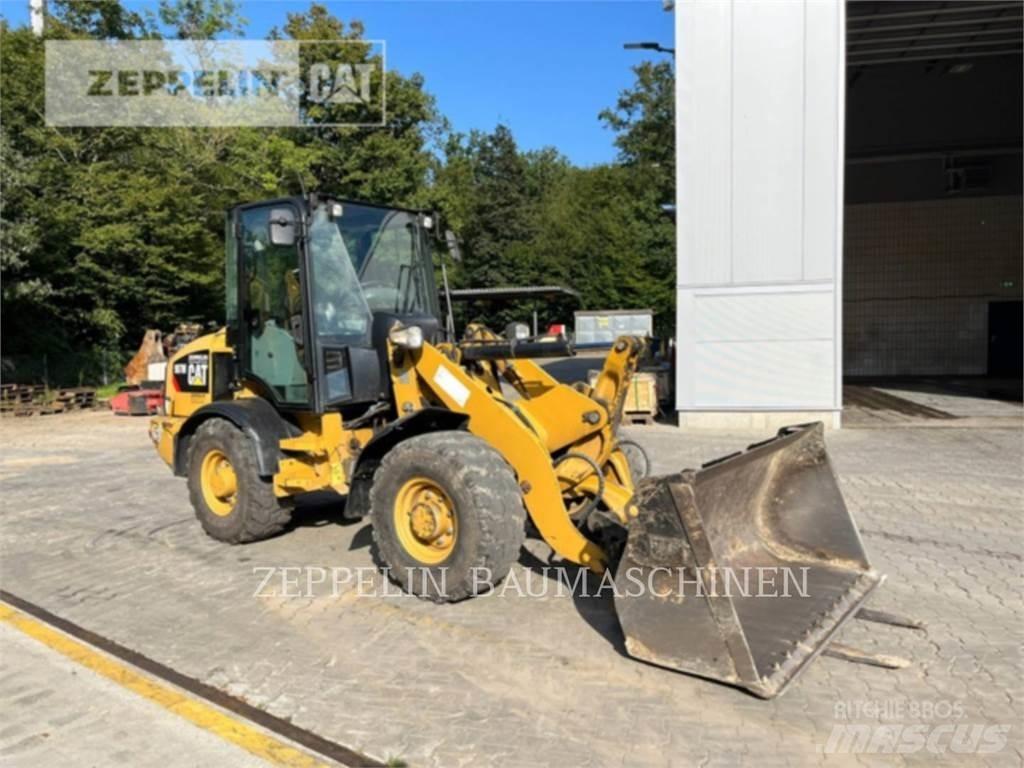 CAT 907M Kolesové nakladače
