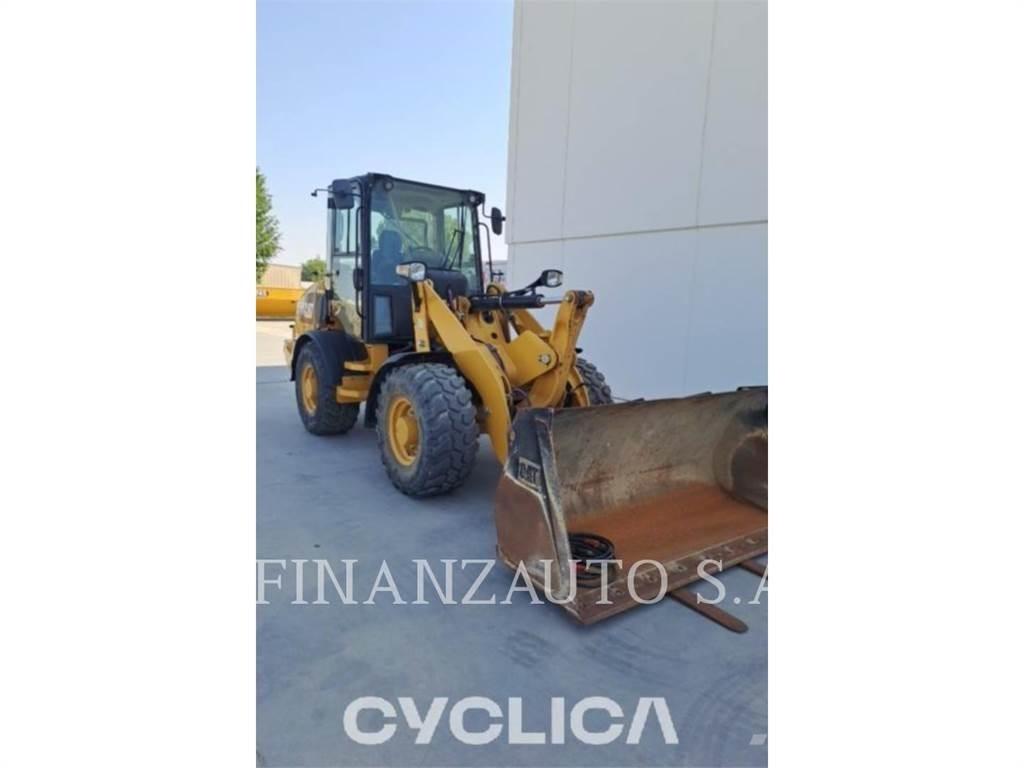 CAT 907M Kolesové nakladače