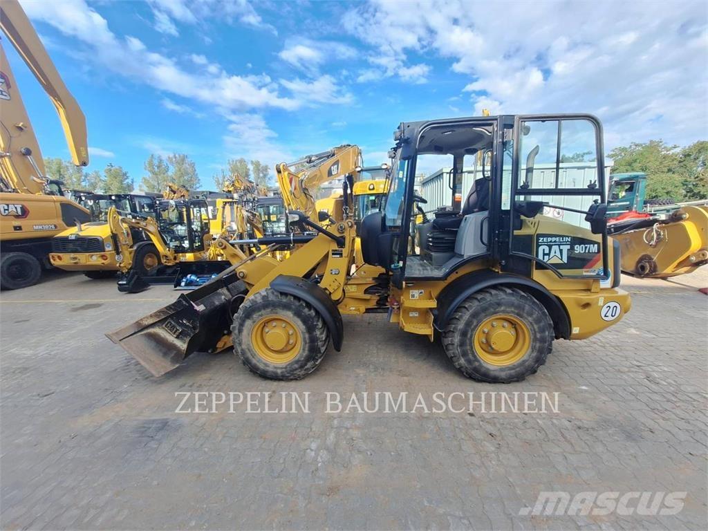 CAT 907M Kolesové nakladače
