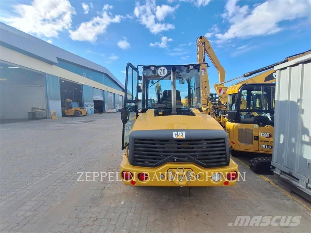 CAT 907M Kolesové nakladače