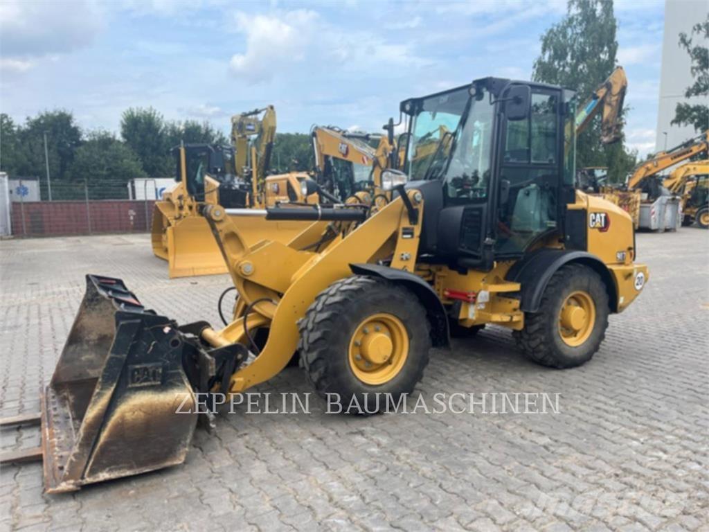 CAT 907M Kolesové nakladače