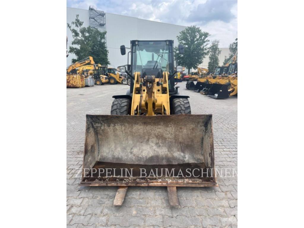 CAT 907M Kolesové nakladače