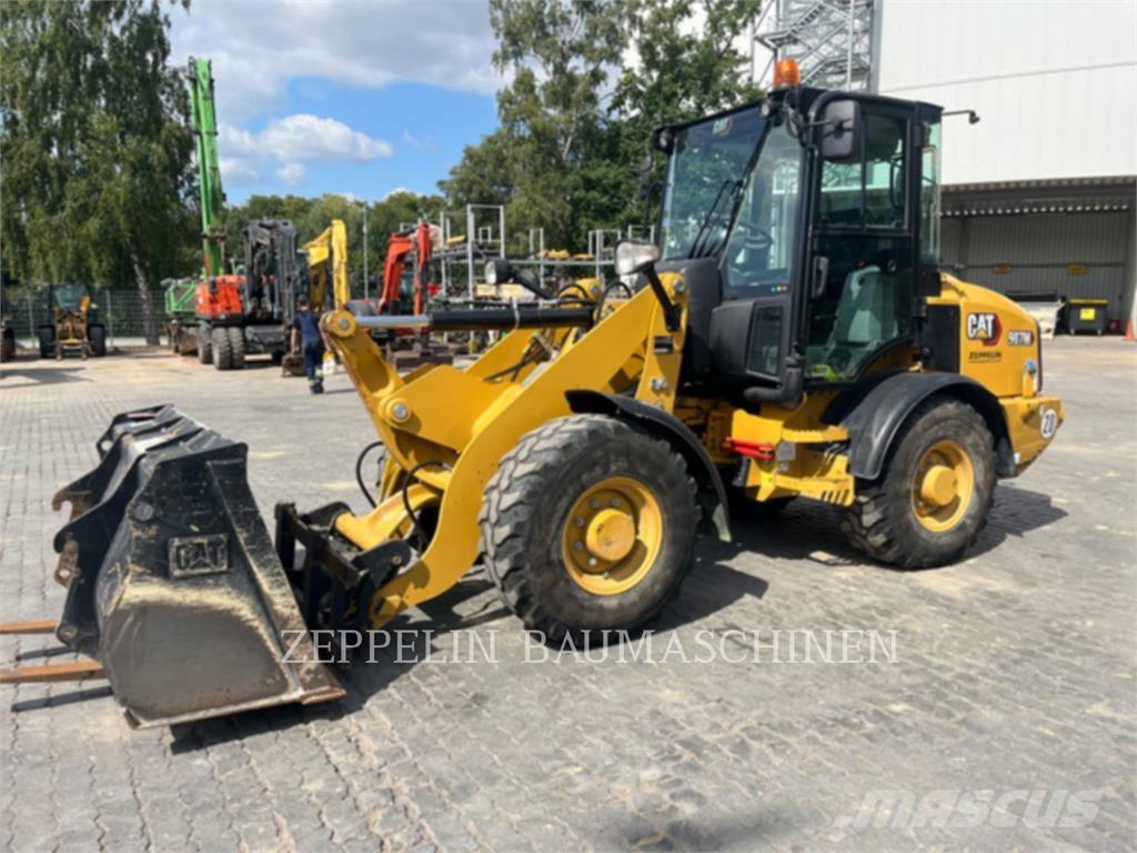 CAT 907M Kolesové nakladače