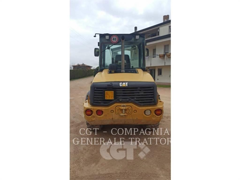 CAT 908 Kolesové nakladače