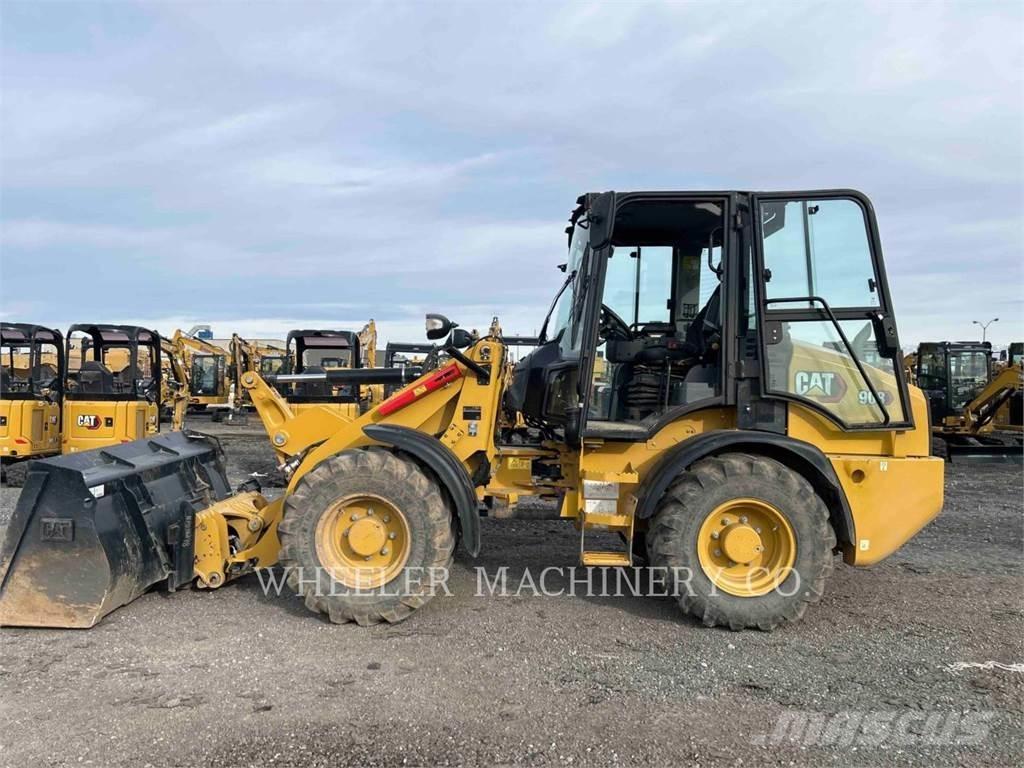 CAT 908 Kolesové nakladače