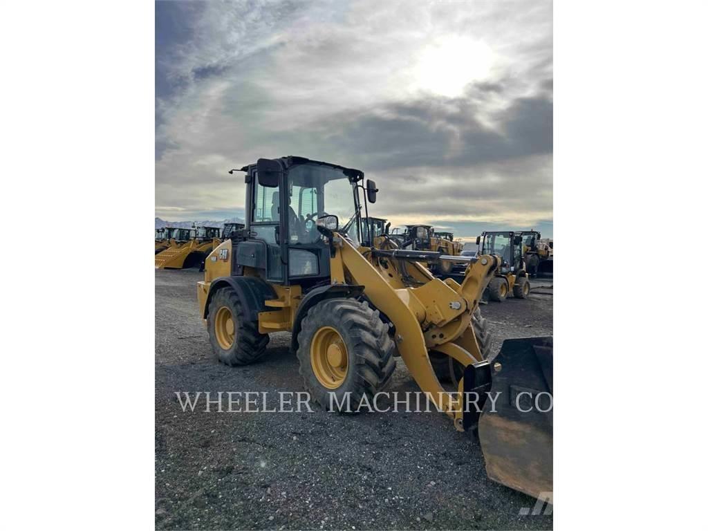 CAT 908 Kolesové nakladače