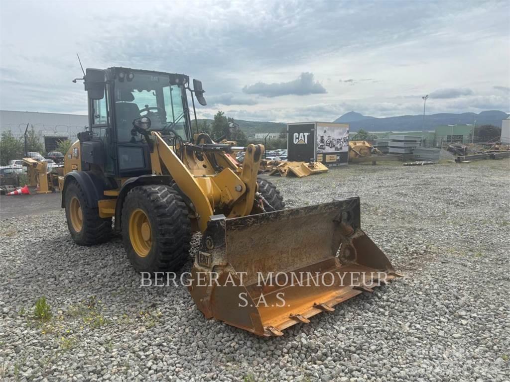 CAT 908 Kolesové nakladače