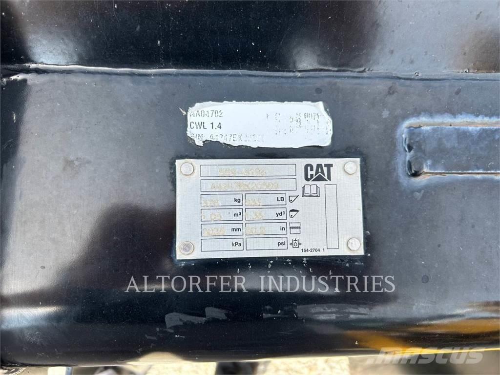 CAT 908-14 Kolesové nakladače