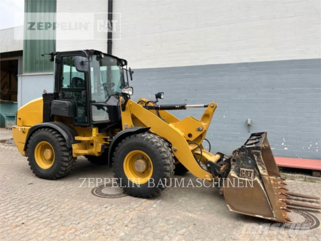 CAT 908-14 Kolesové nakladače
