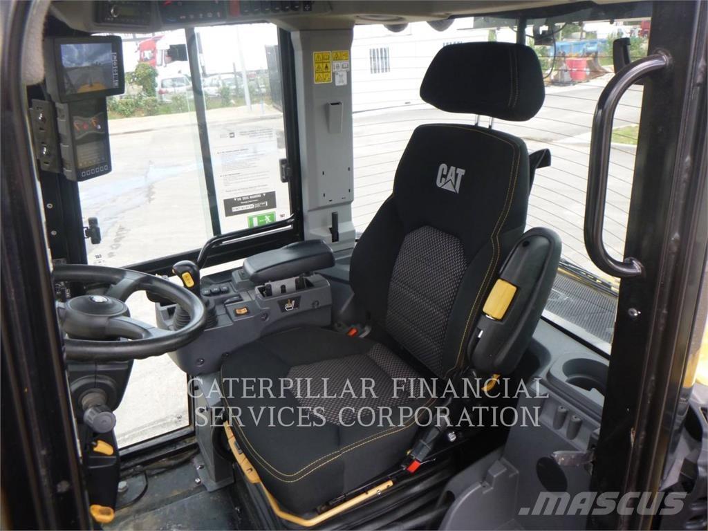 CAT 908-14 Kolesové nakladače