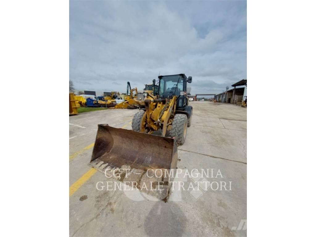 CAT 908 M Kolesové nakladače