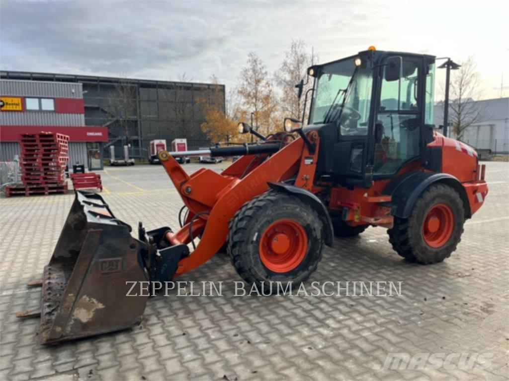 CAT 908H Kolesové nakladače