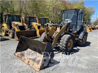 CAT 908H2 Kolesové nakladače