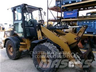 CAT 908H2 Kolesové nakladače