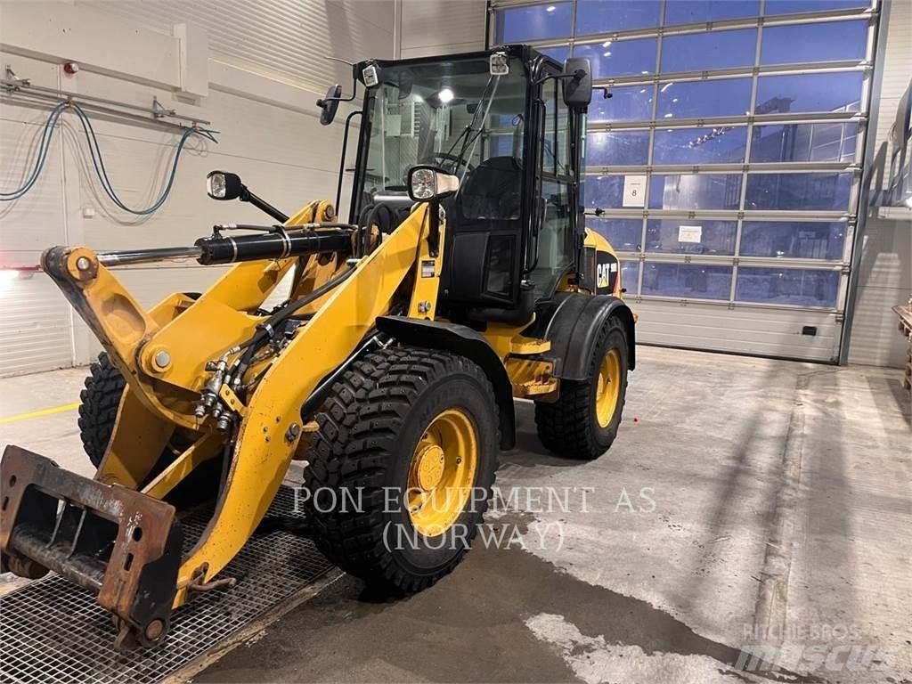 CAT 908H2 Kolesové nakladače