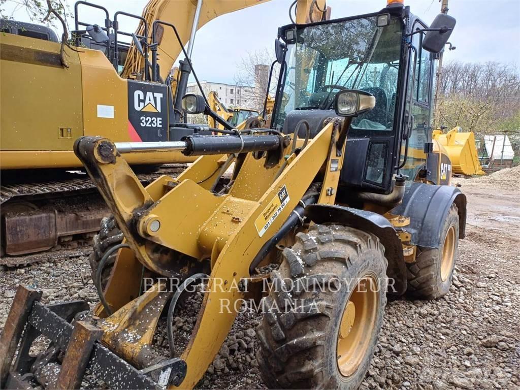 CAT 908H2 Kolesové nakladače