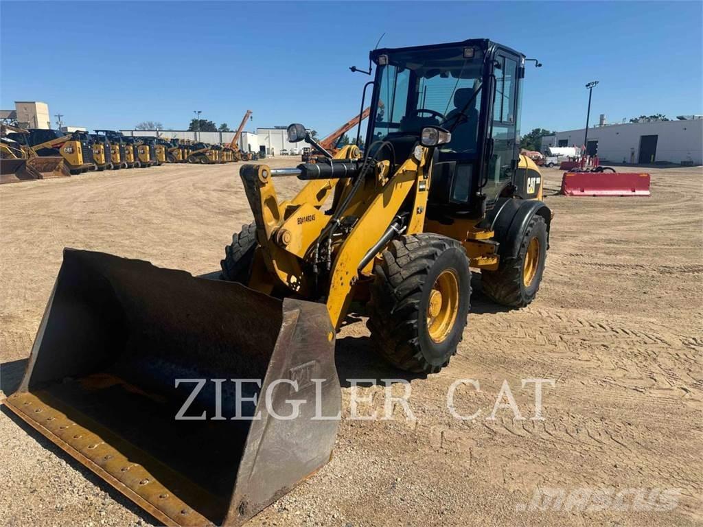 CAT 908H2 Kolesové nakladače