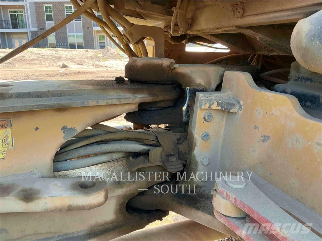 CAT 908H2 Kolesové nakladače